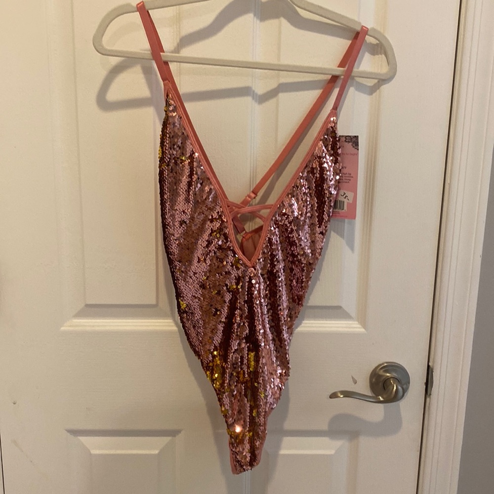 Seven ‘til Midnight size L pink and gold sequined bodysuit
